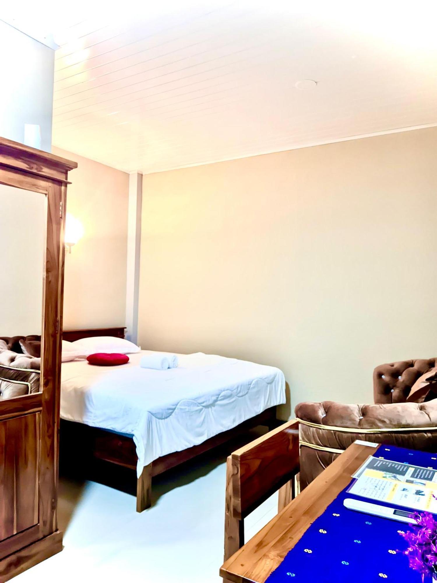 La Geiro Villa Labuan Bajo Eksteriør billede